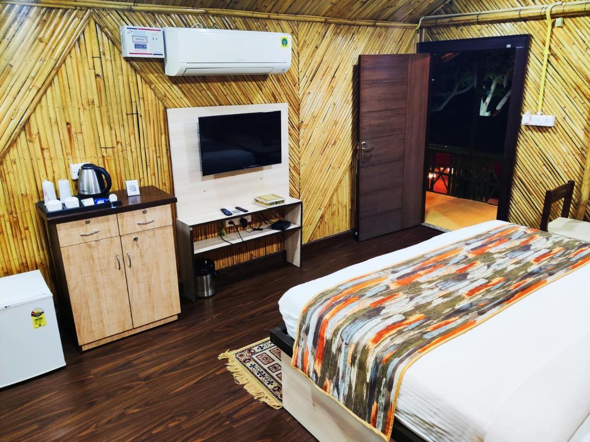 Hotel Bamboo Castle Джапур Экстерьер фото